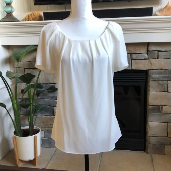 NWT Worthington cream short sleeve blouse size medium - Picture 1 of 5